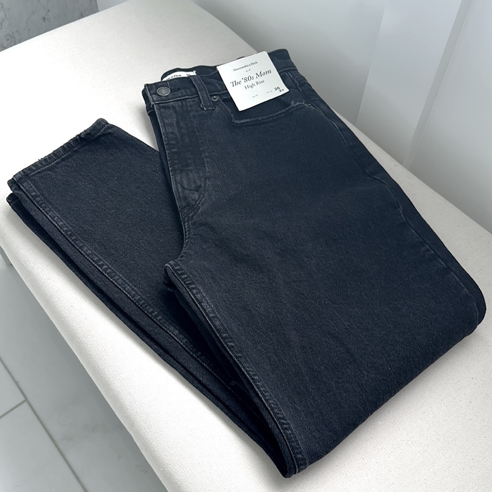 A&F 80’s Mom Jean - Picture 1 of 11